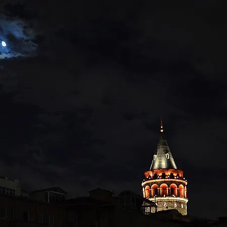 Galata West אכסניה