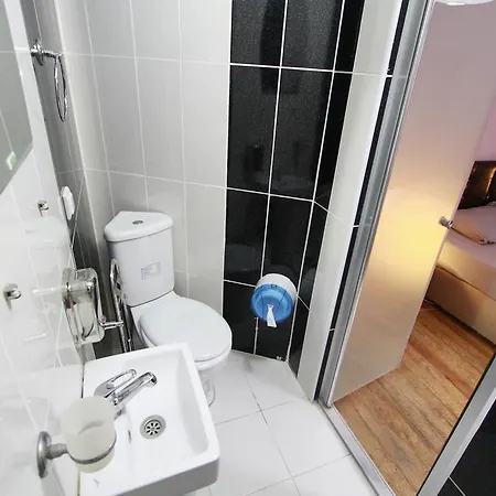 אכסניה Galata West